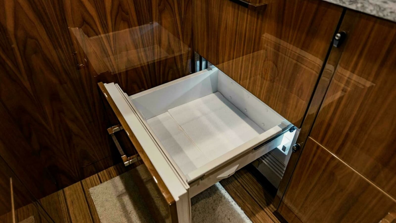 2020 Viking 72 Enclosed Bridge