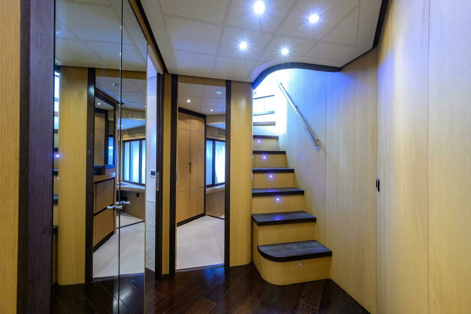 2009 Pershing 90 Express