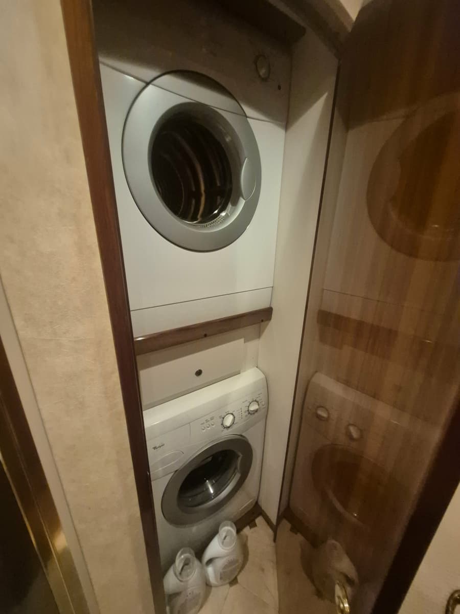 2006 Viking 56 Convertible