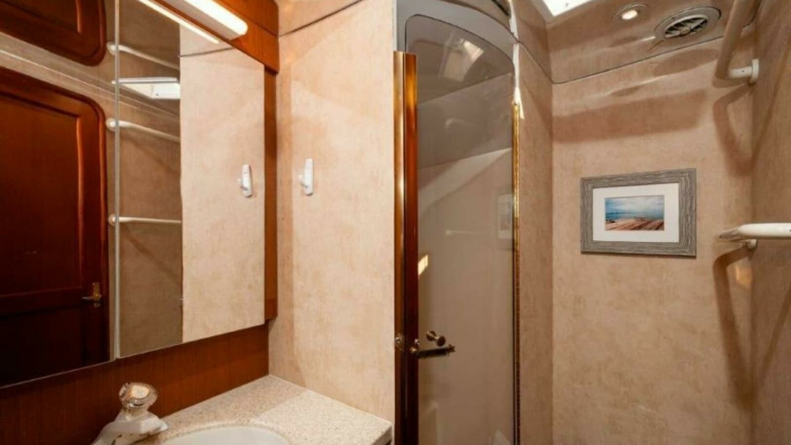 1998 Ocean Yachts 48 Super Sport VIP Head 2