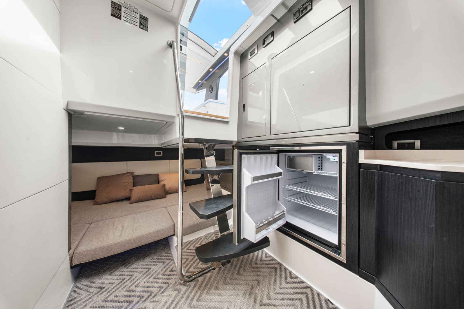 2025 Schaefer 375 HT