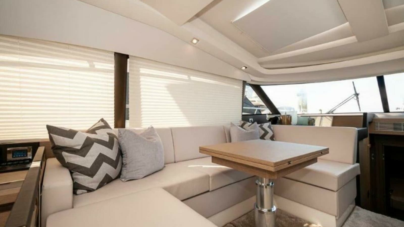 2018 Prestige 460 S