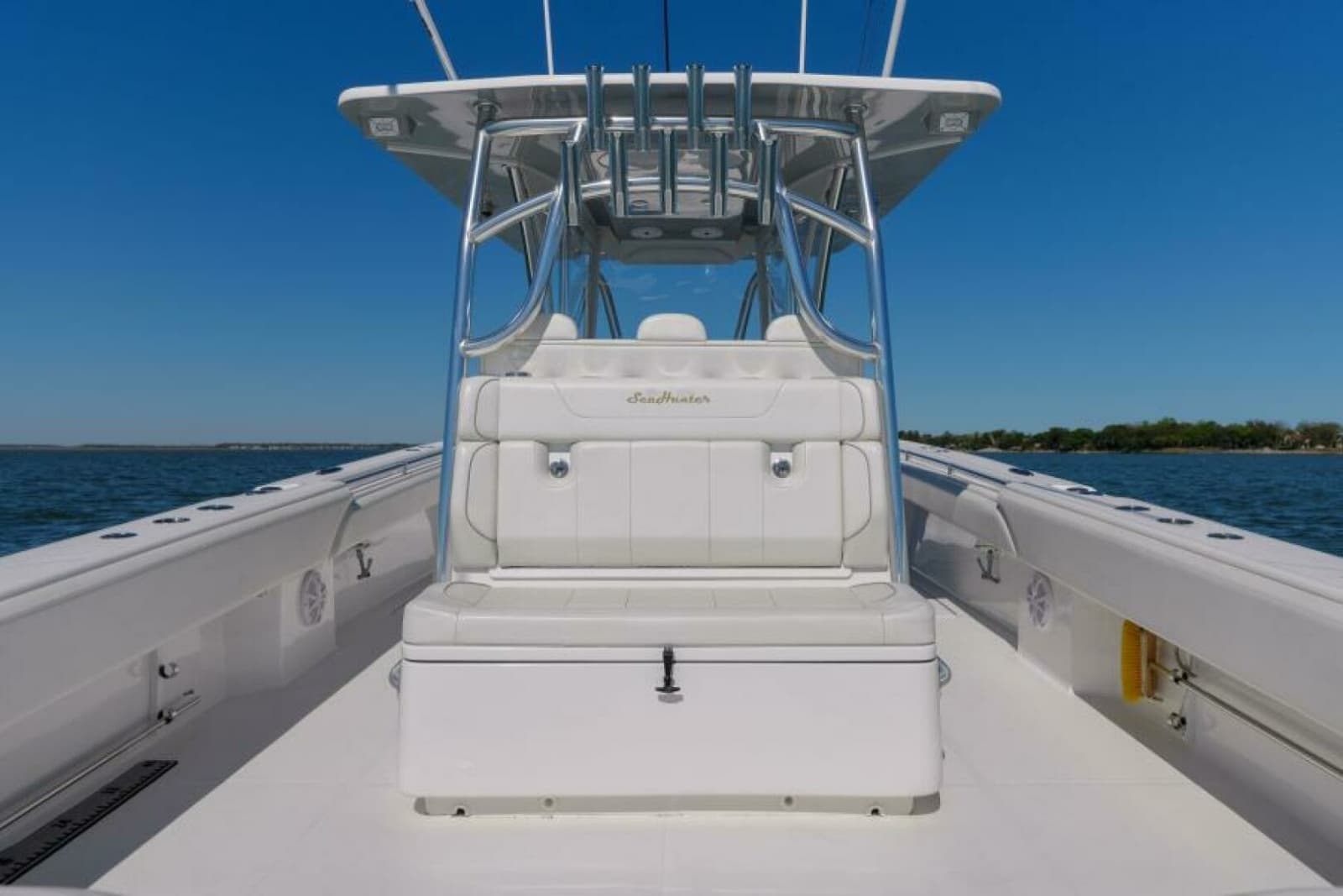 SeaHunter 38 Reel Escape- Forward Seating
