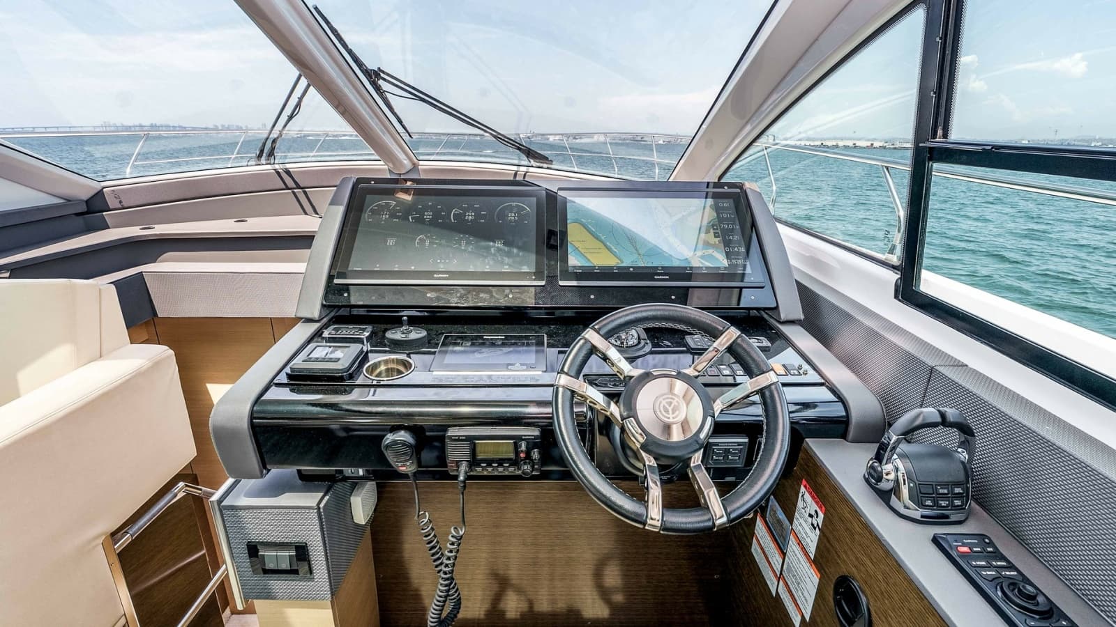 2017 Cruisers 60 Cantius 'Rising Star' - Commanding Helm Station View