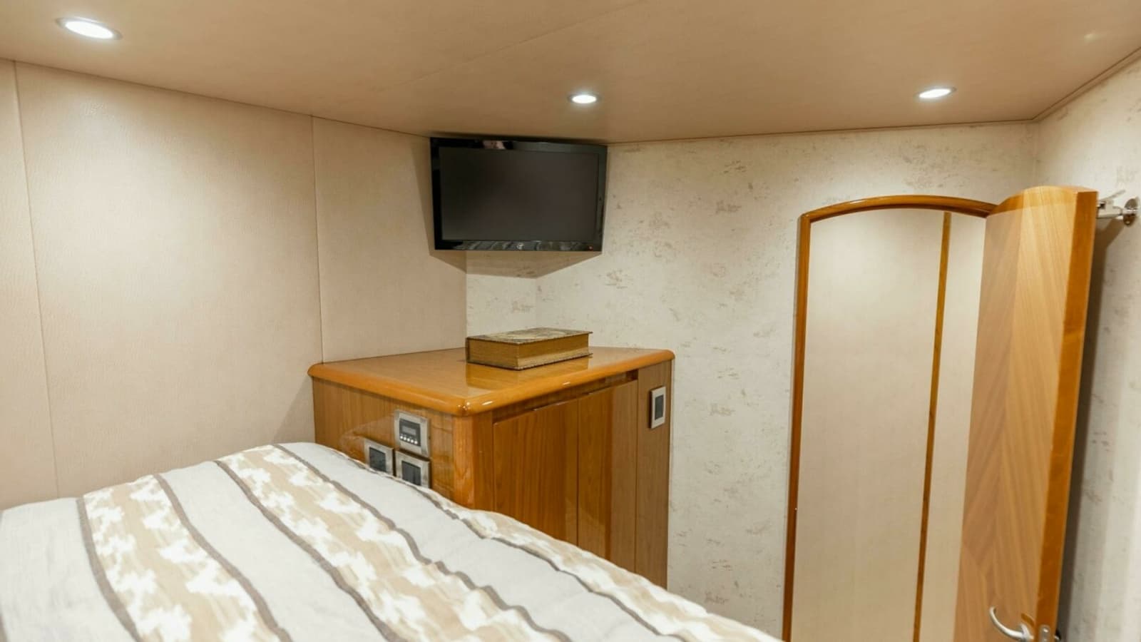 2013 Viking 76 Convertible- REEL FIRE-Port Forward Stateroom
