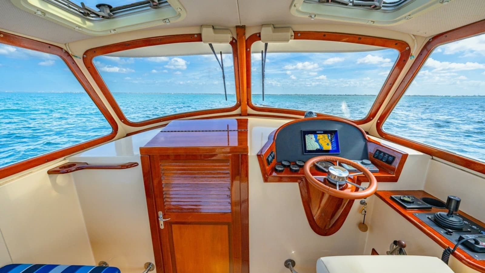 1998 36 Hinckley Picnic Boat