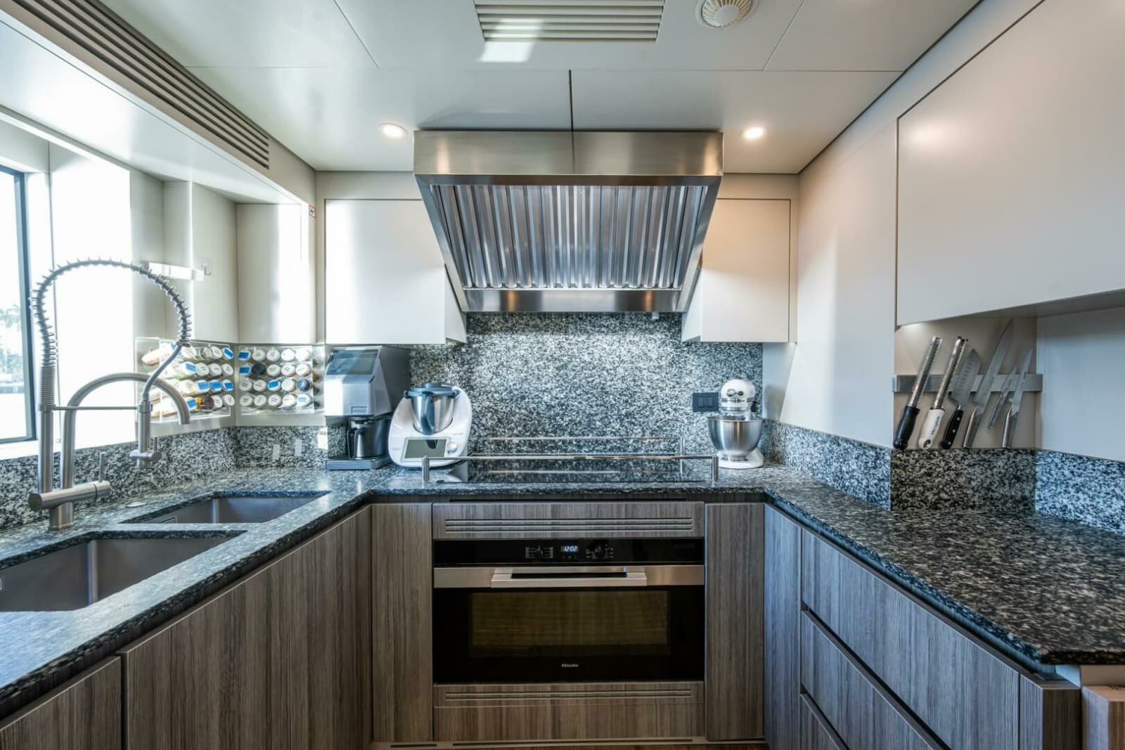 2023 Benetti 34M OASIS