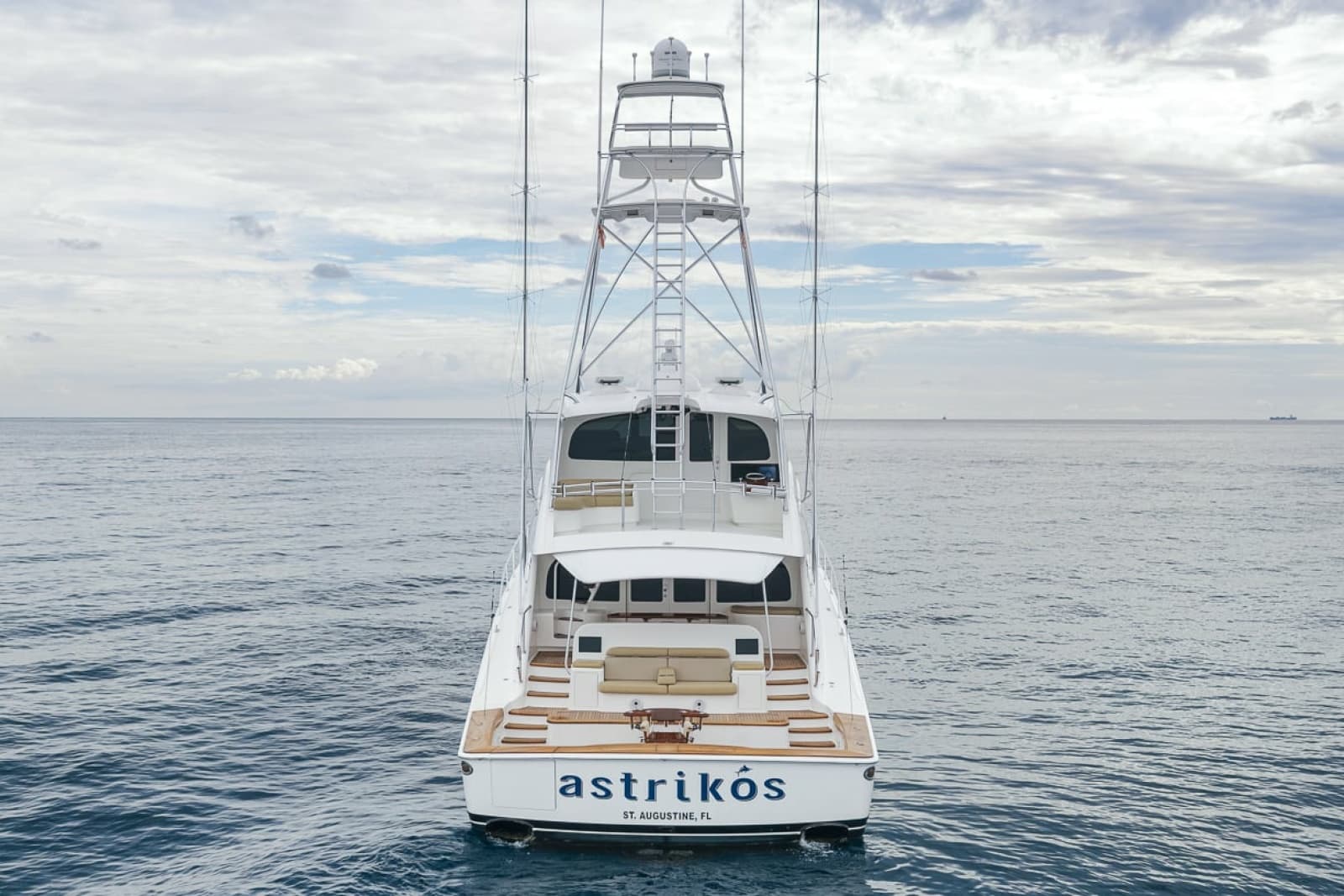 2016 Viking 92 Enclosed Bridge