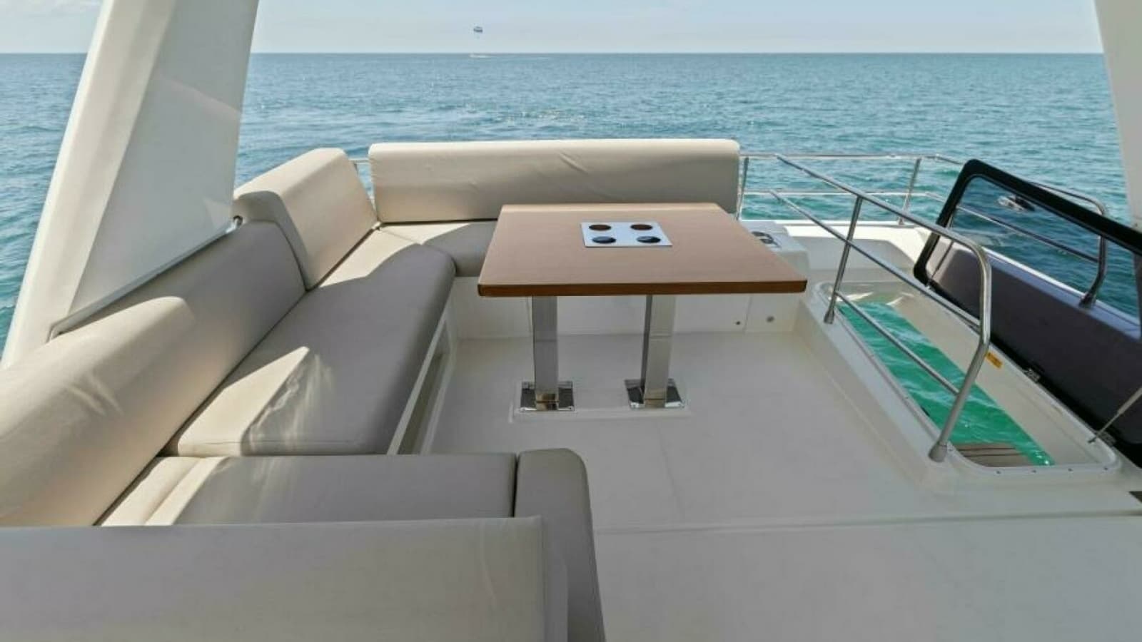 2022 59 Prestige Flybridge - How Sweet It Its - Flybridge