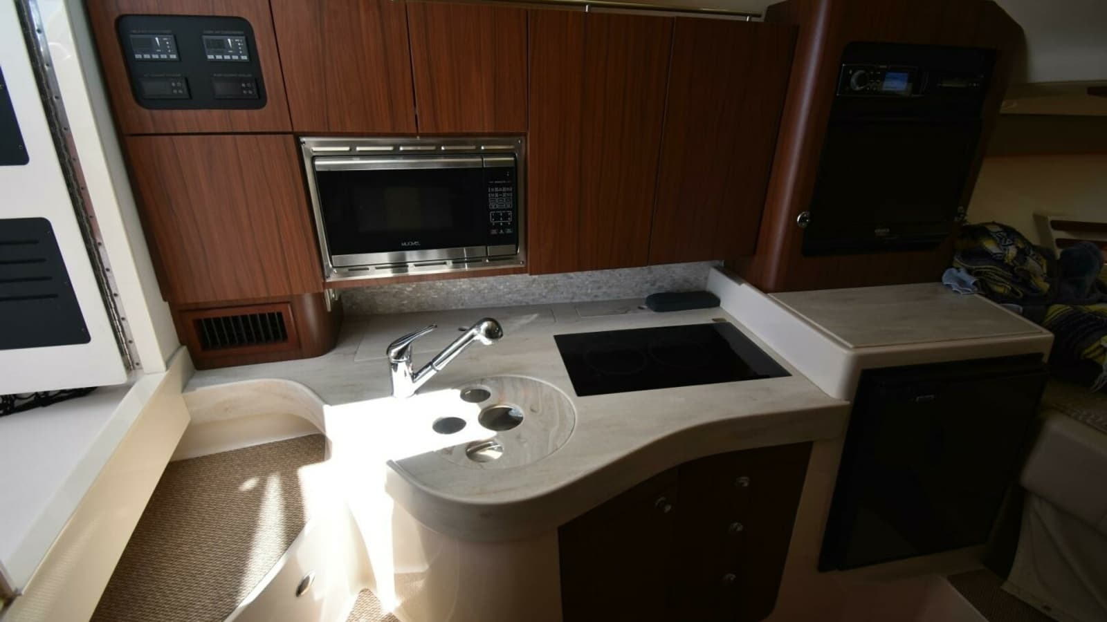 2016 Grady-White 330 Express