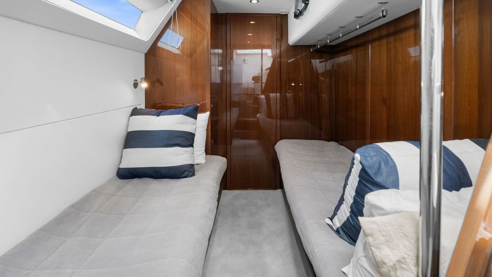 Twin Crew Cabin