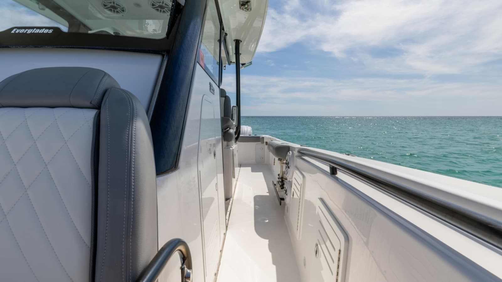 2023 Everglades 365 CC-