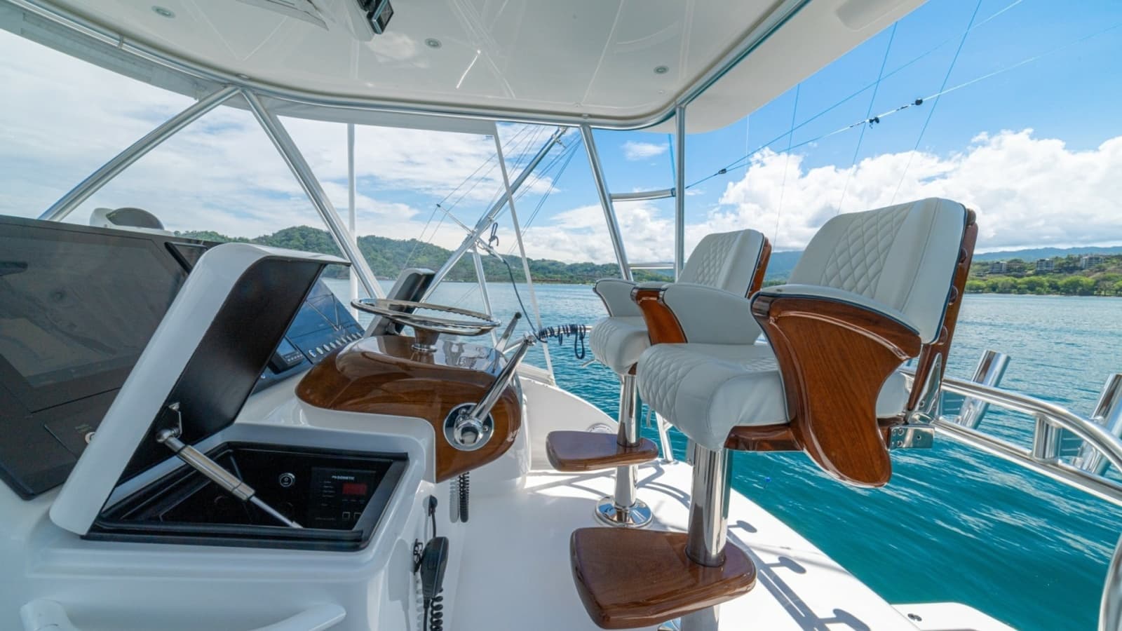 2023 Viking 46 Billfish Helm