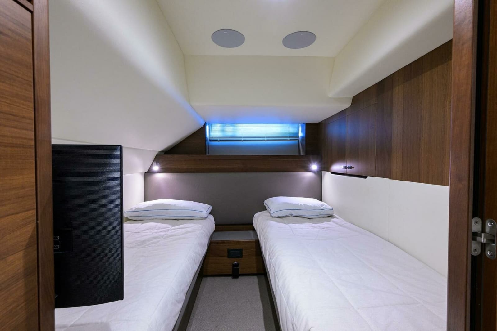 Princess Y78 - Janie II - Stateroom