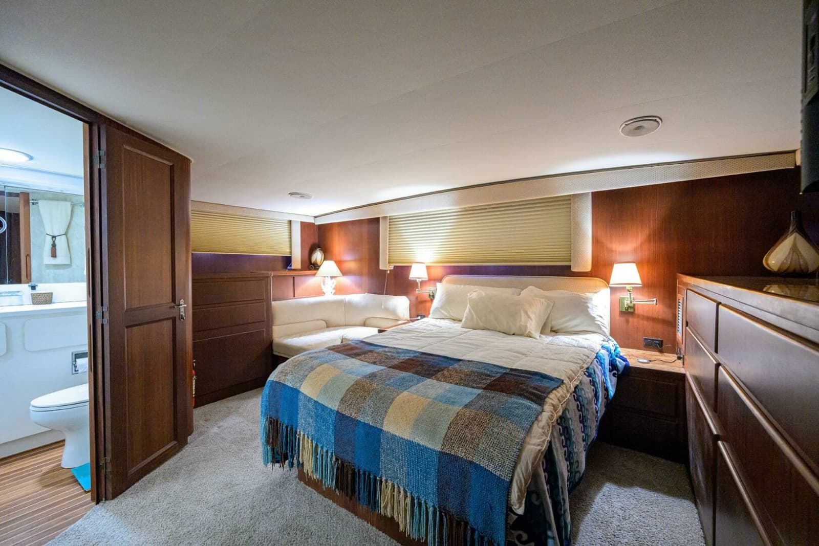 Hatteras 63 - Phantom - Master Stateroom