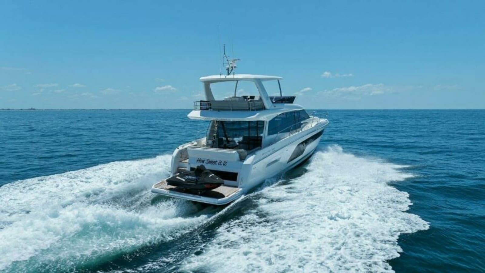 2022 59 Prestige Flybridge - How Sweet It Its - Running Profile