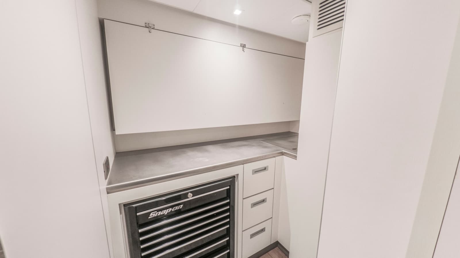 2024 Ocean Alexander 28E "LONE STAR" Compact Utility Room with Storage