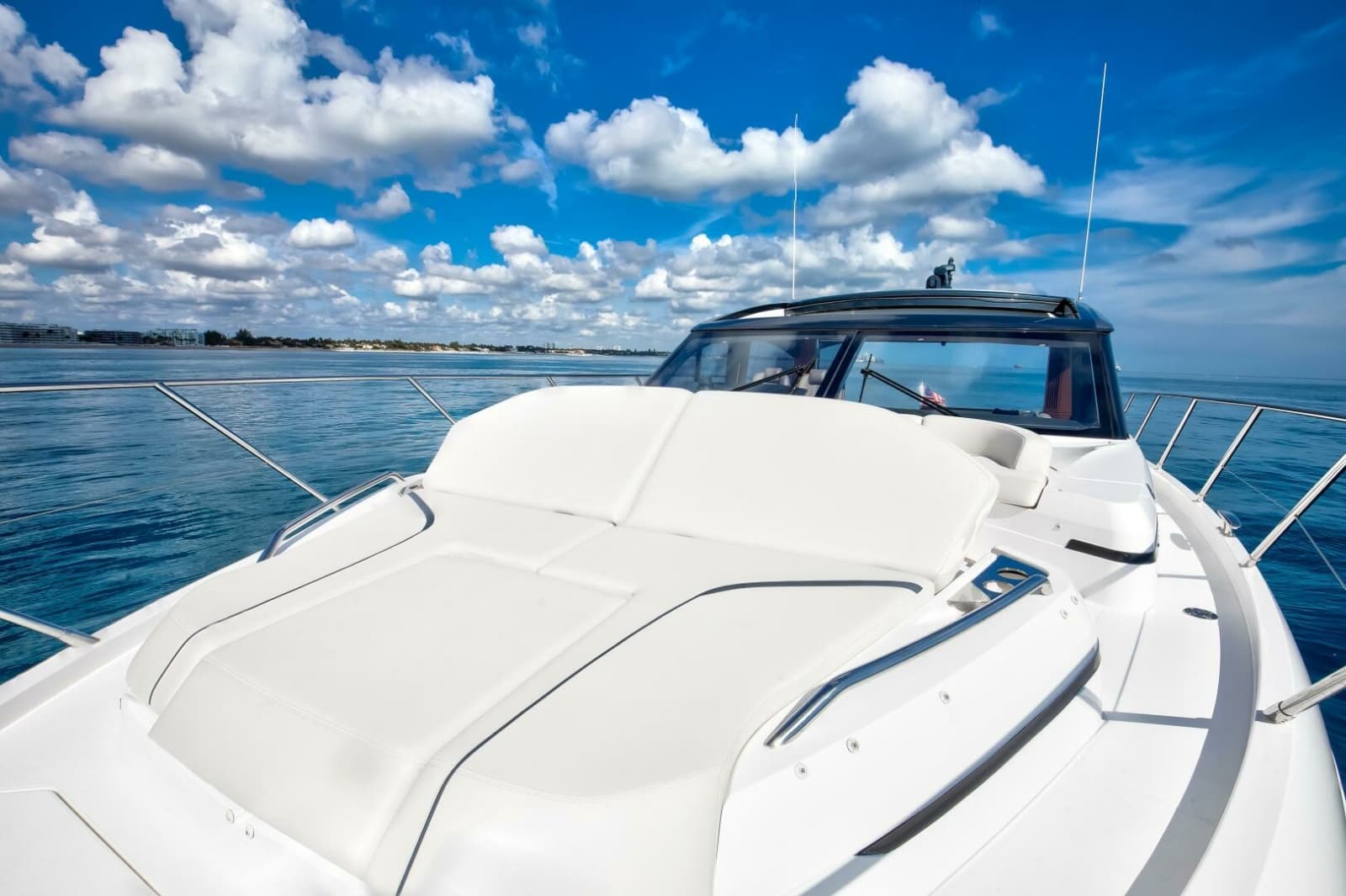 Princess V55 - Mermoo Too - Bow