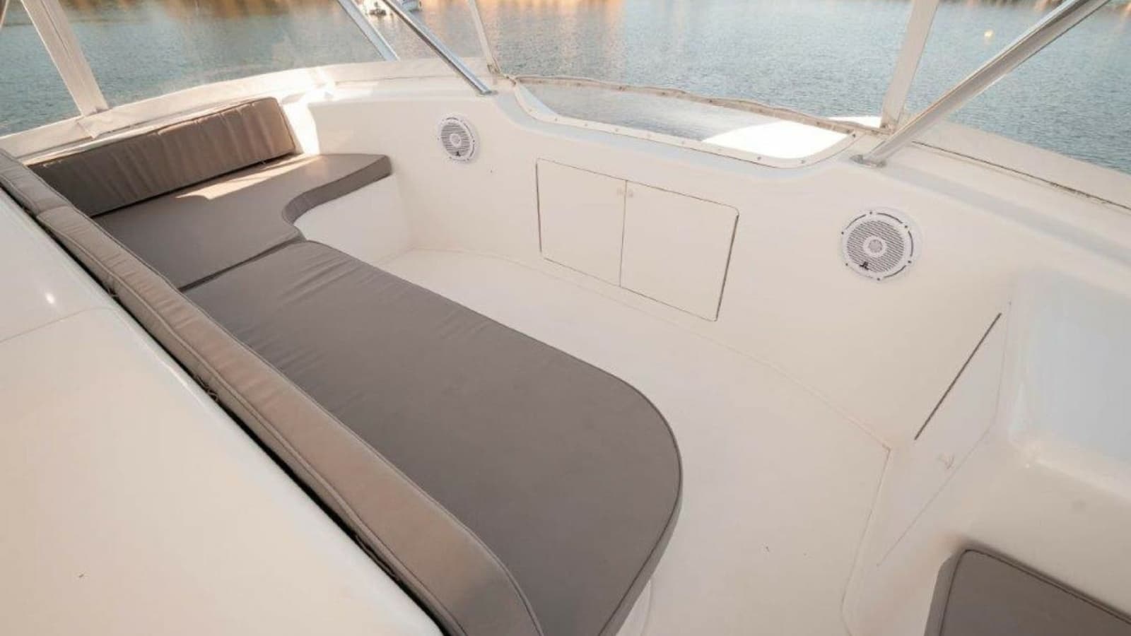 2001 61 Viking Convertible Ellie B Flybridge