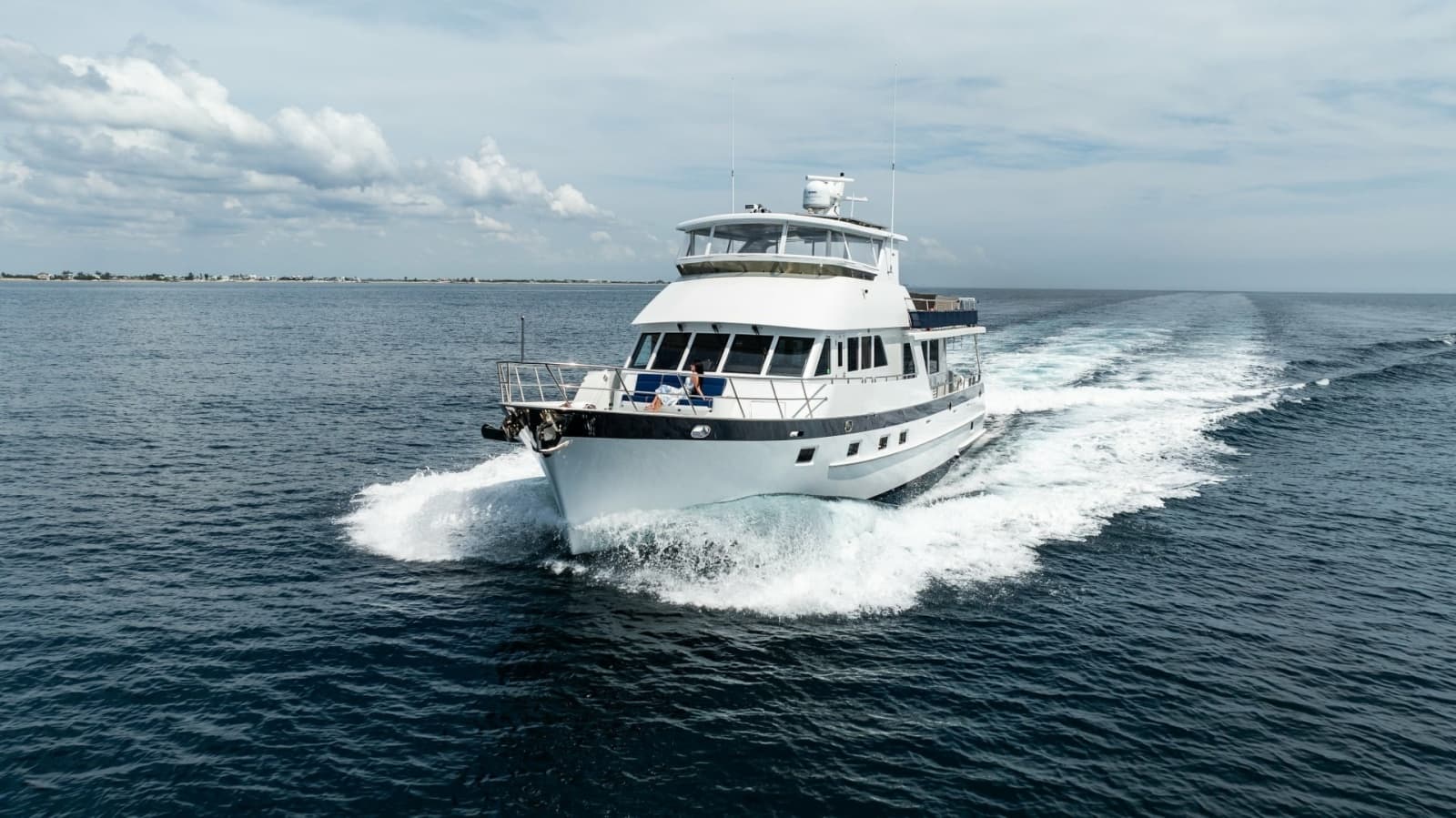 Alaskan 70 OHANA - Exterior
