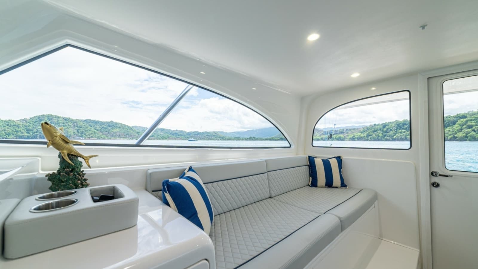 2023 Viking 46 Billfish Salon