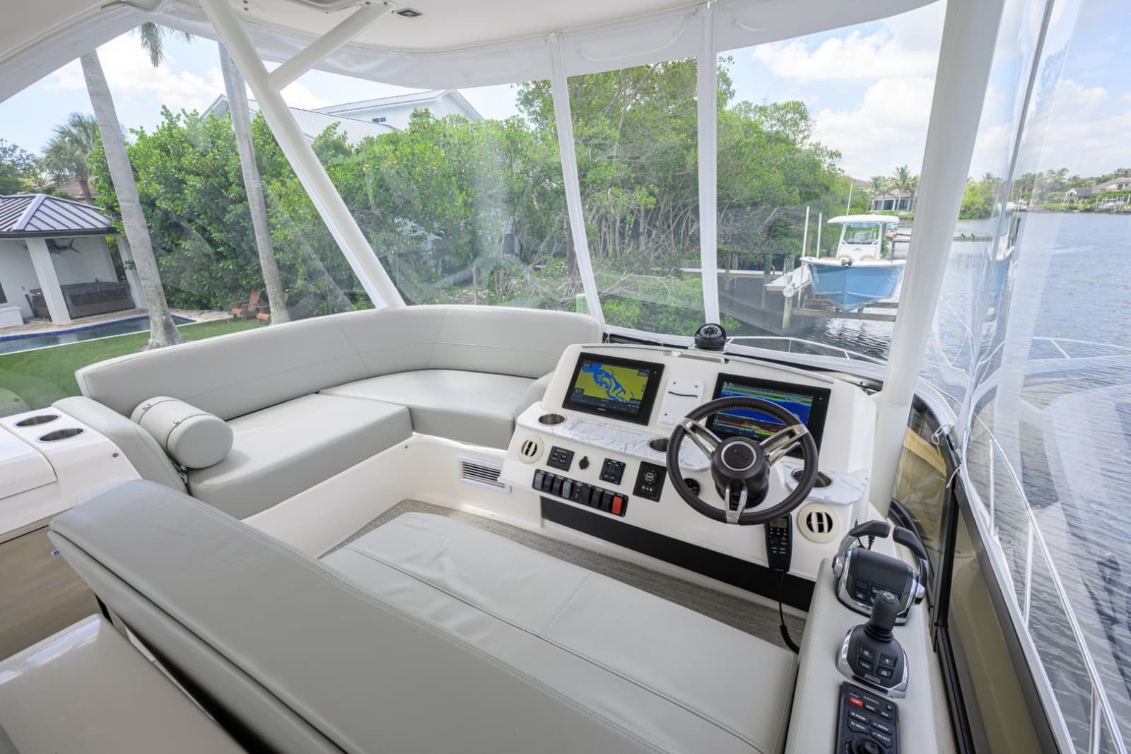 Tiara 44 Daybreak - Exterior Flybridge