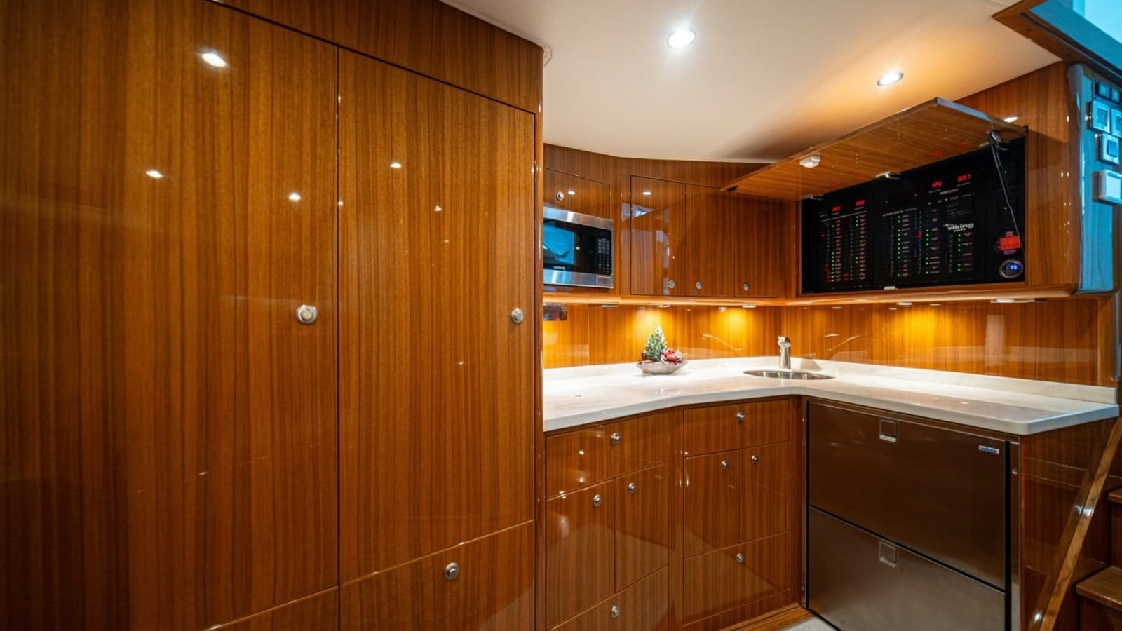 2023 Viking 46 Billfish Galley