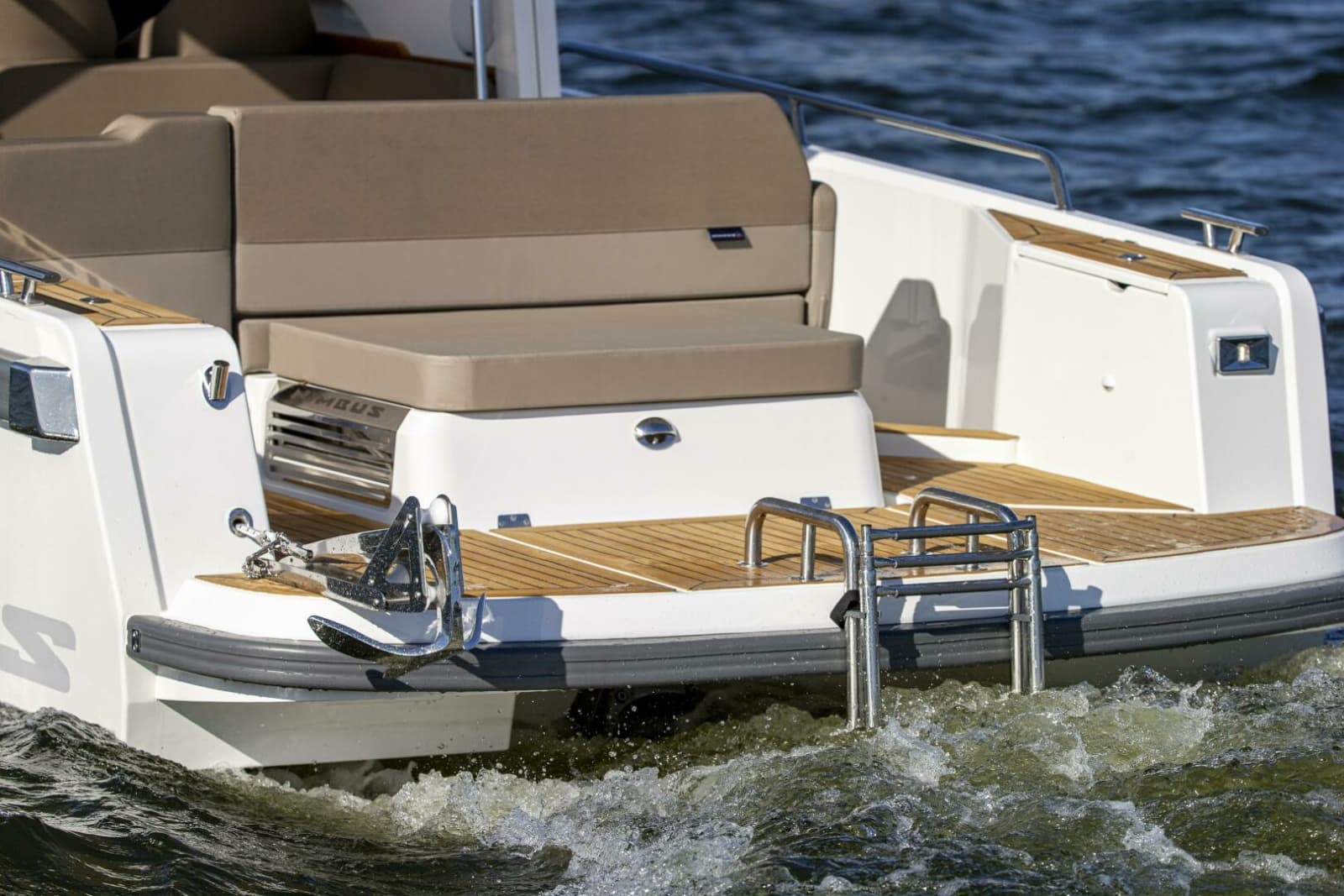 Nimbus Weekender 9 Swim Platform
