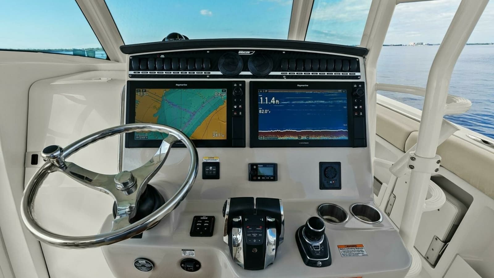 2019 Boston Whaler 380 Outrage 'Lima Kilo' - Helm