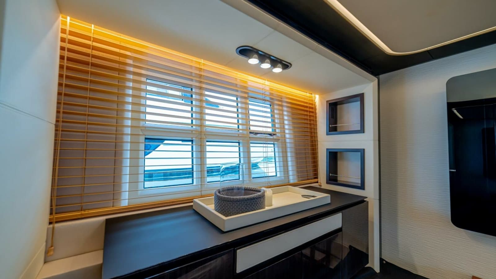 2017 Azimut 77 "Carpe Diem"