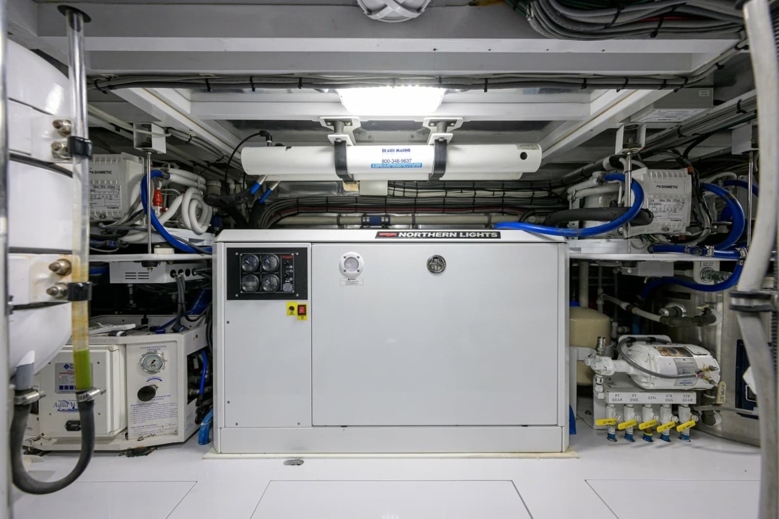 Rybovich 60 SIBONEY - Engine Room