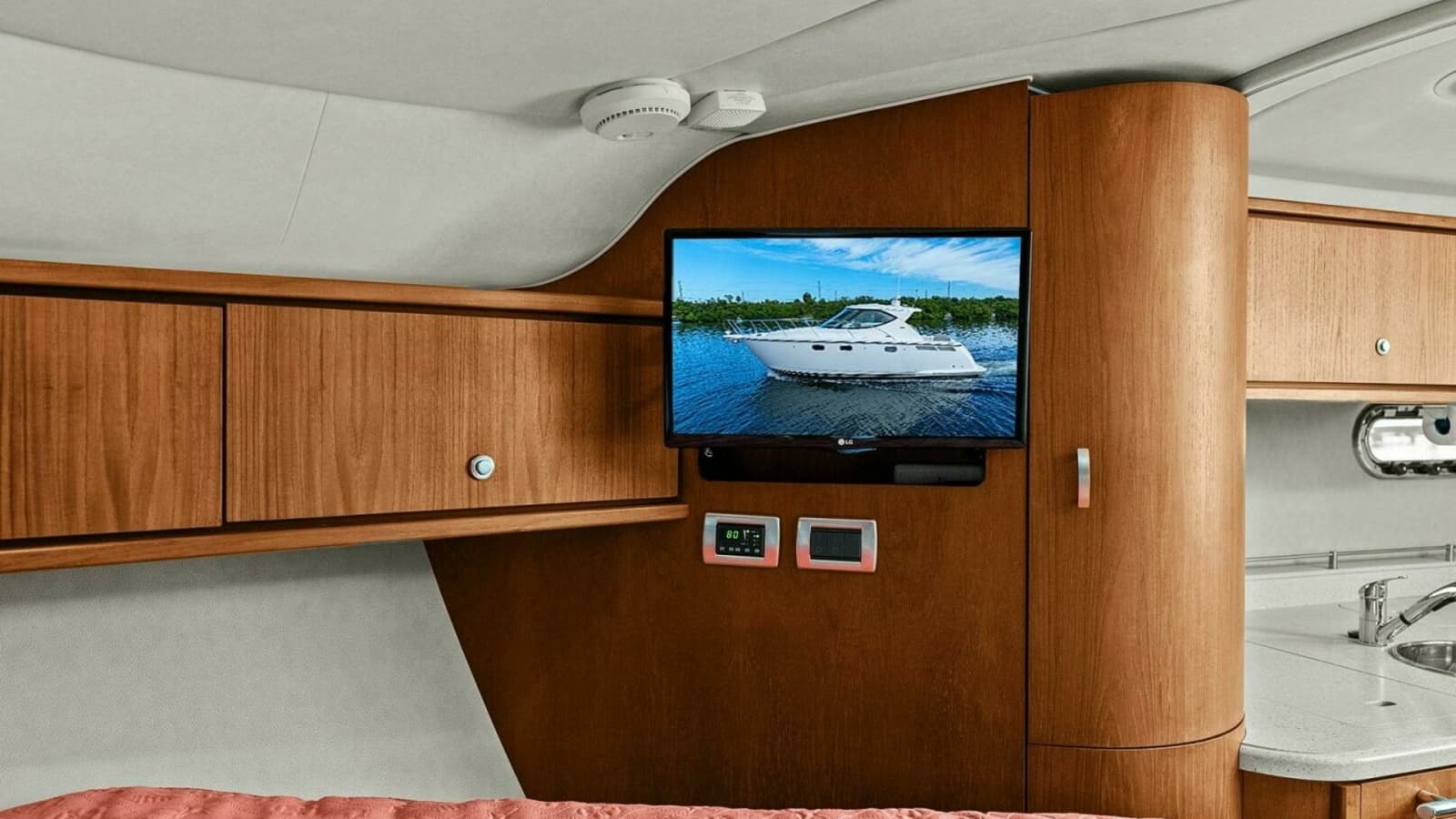 2008 Tiara Yachts 3500 Sovran "Fridge Benefit"