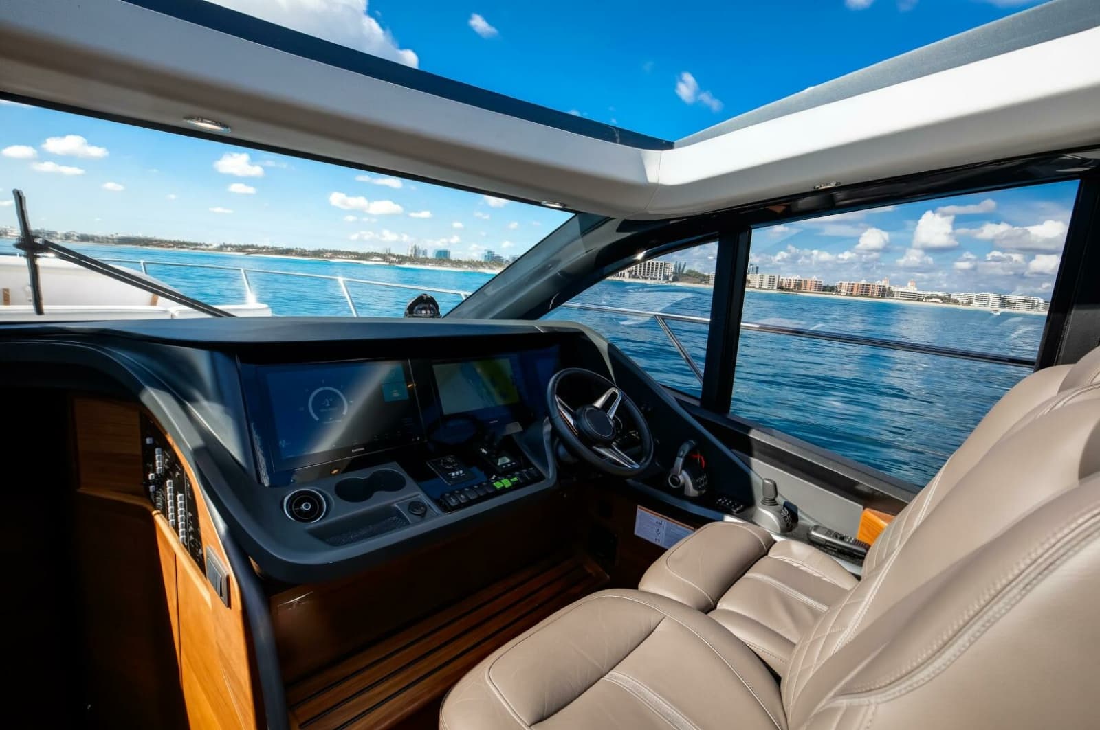 Princess V55 - Mermoo Too - Helm
