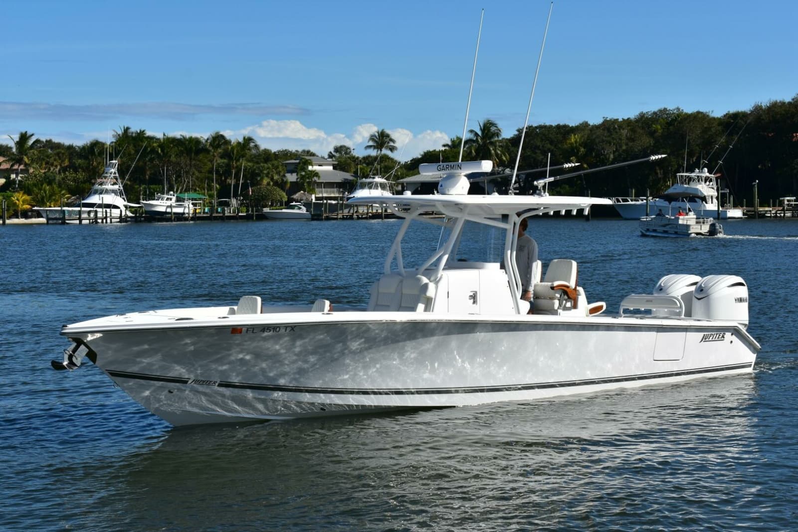 2025 32 - FULL CIRCLE - Port Bow Profile