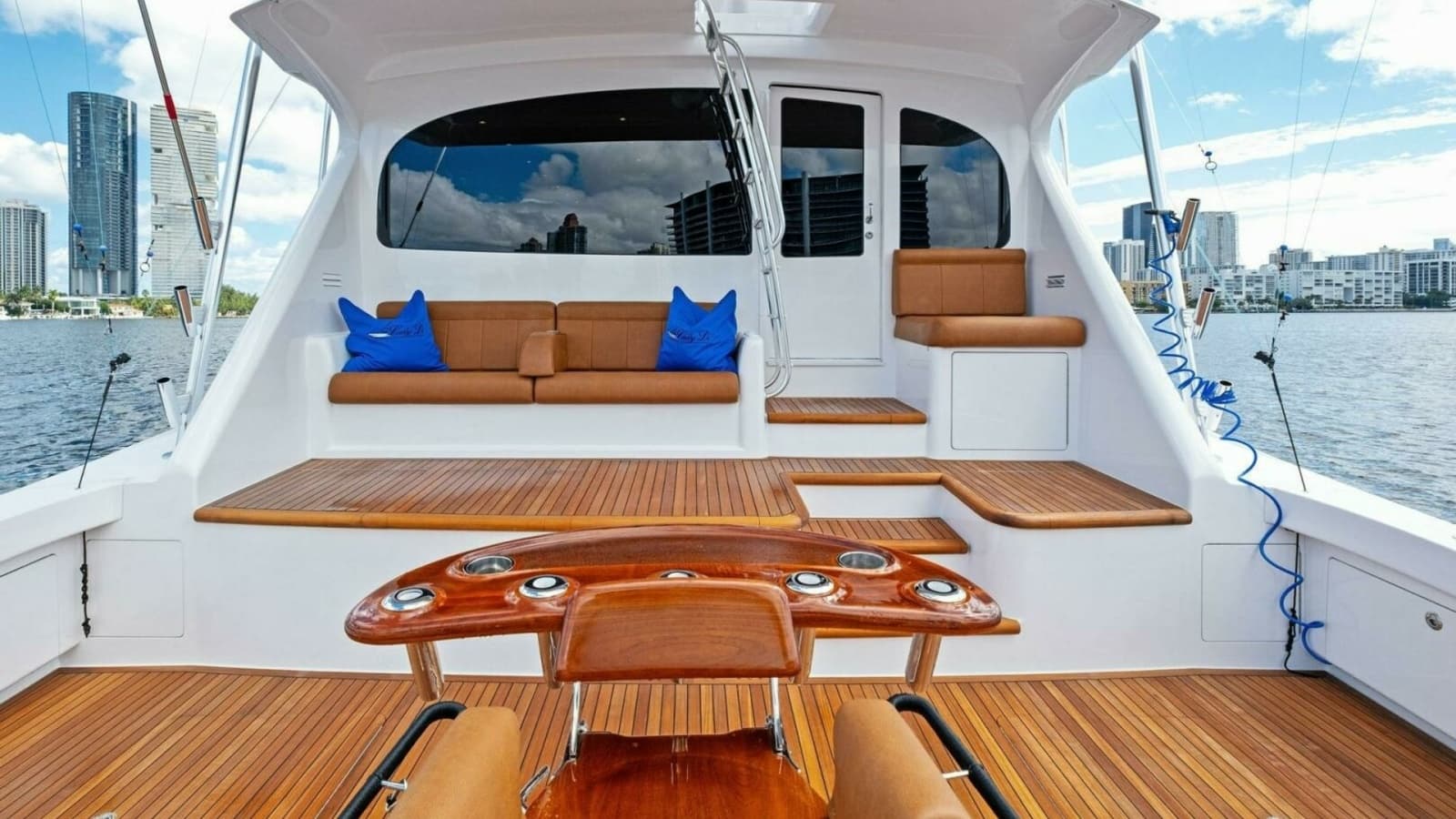 2012 82 Viking Convertible - Lady Di