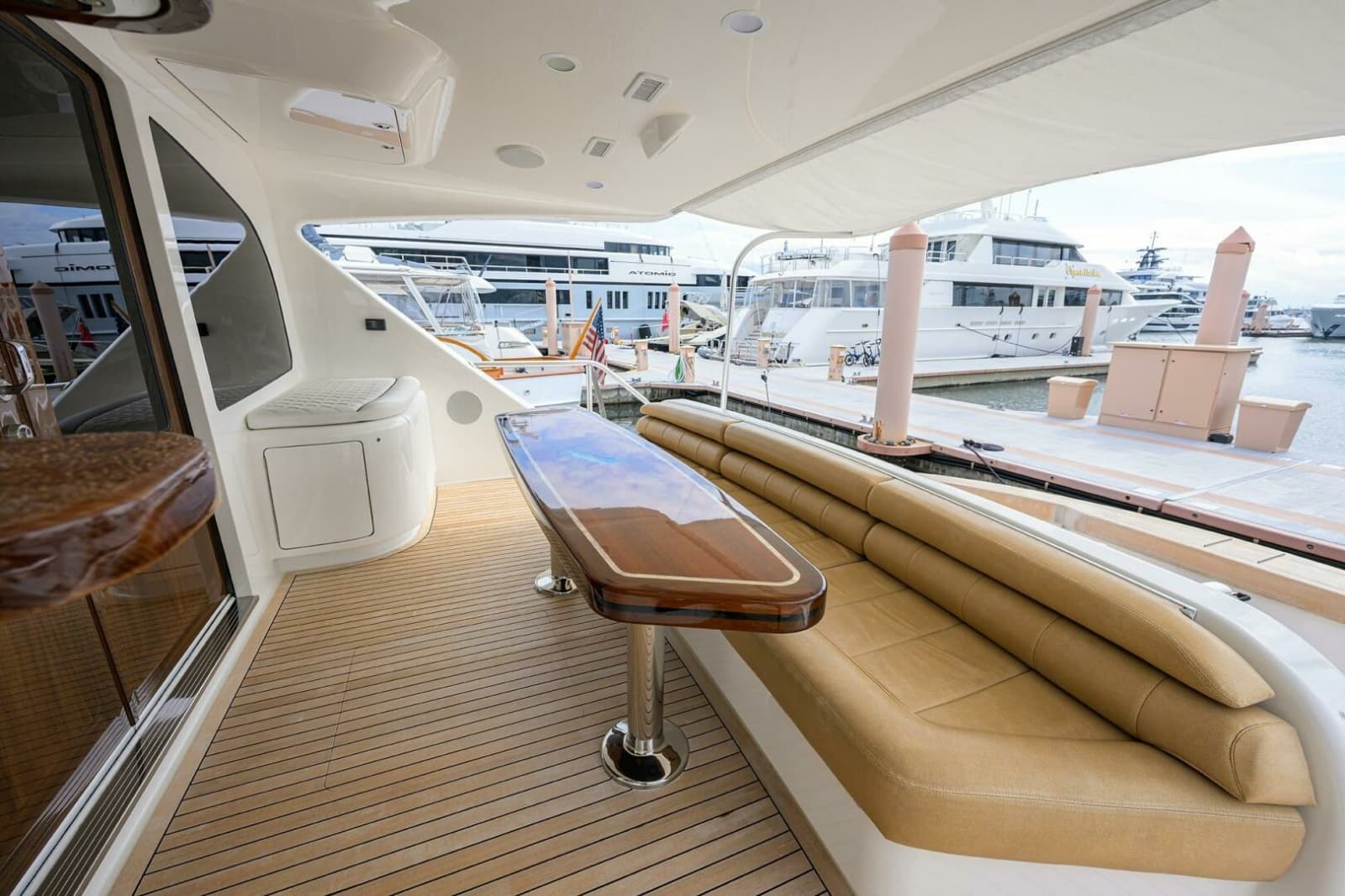 Viking  92 SPECULATOR - Flybridge Aft Deck