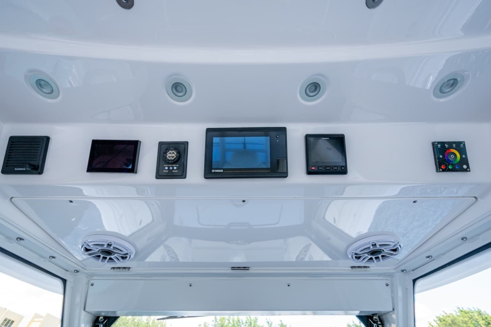 2020 Everglades 395 Center Console