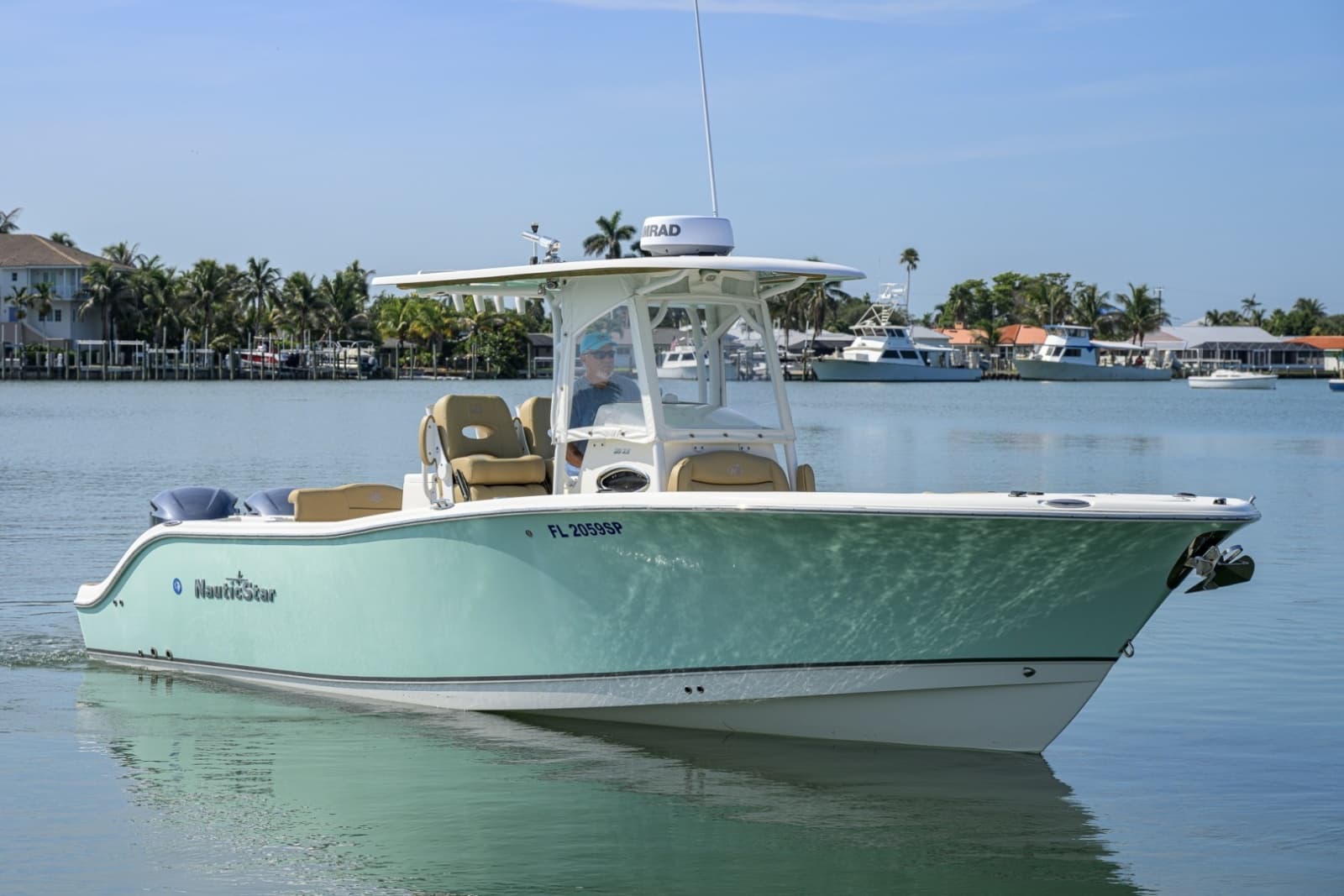 NauticStar 28 - Exterior Profile