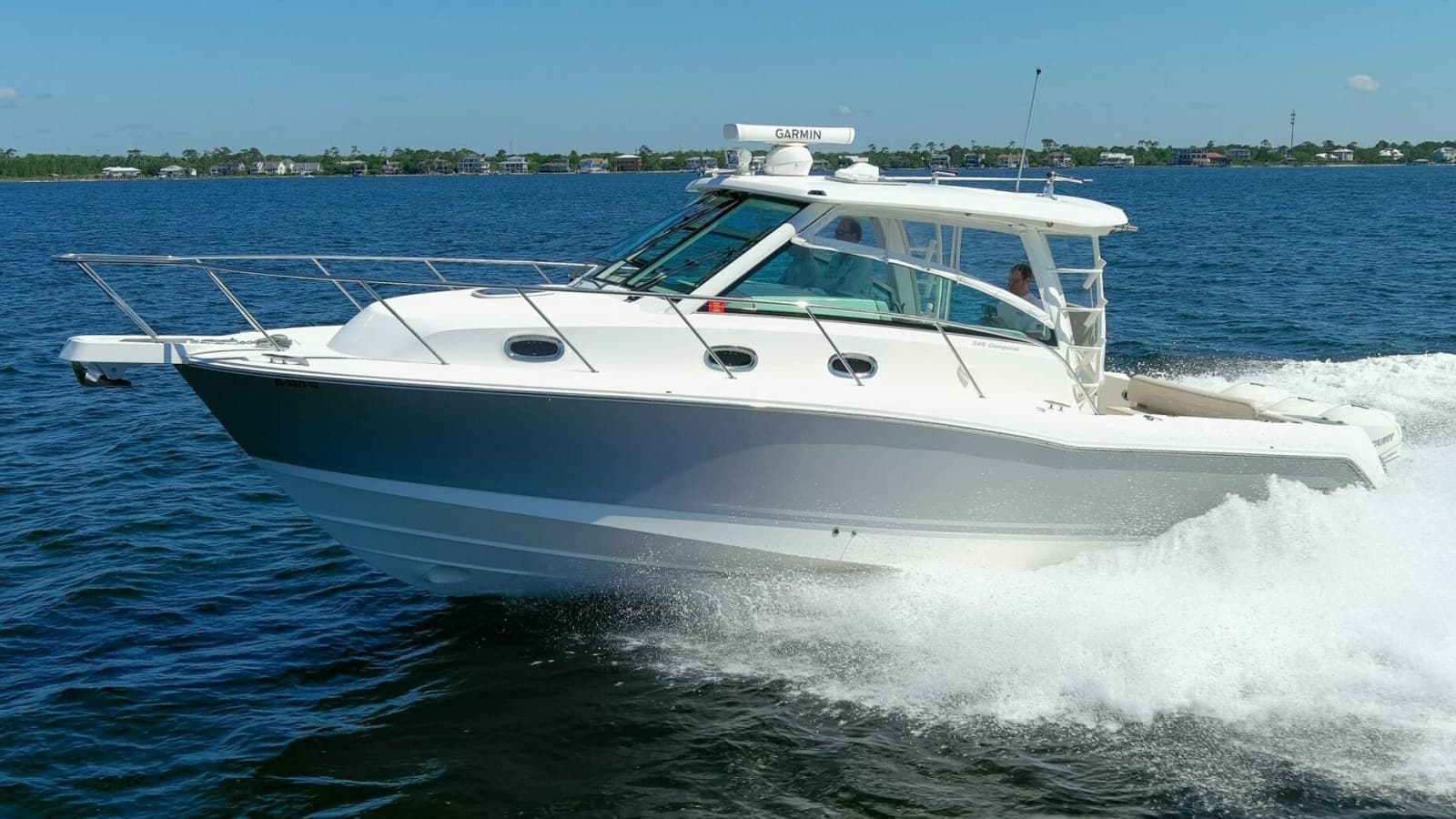 2019 Boston Whaler 345 Conquest Exterior
