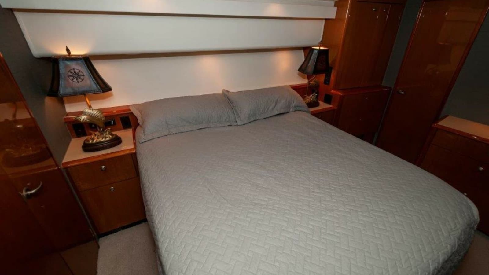 2001 61 Viking Convertible Ellie B Master Stateroom
