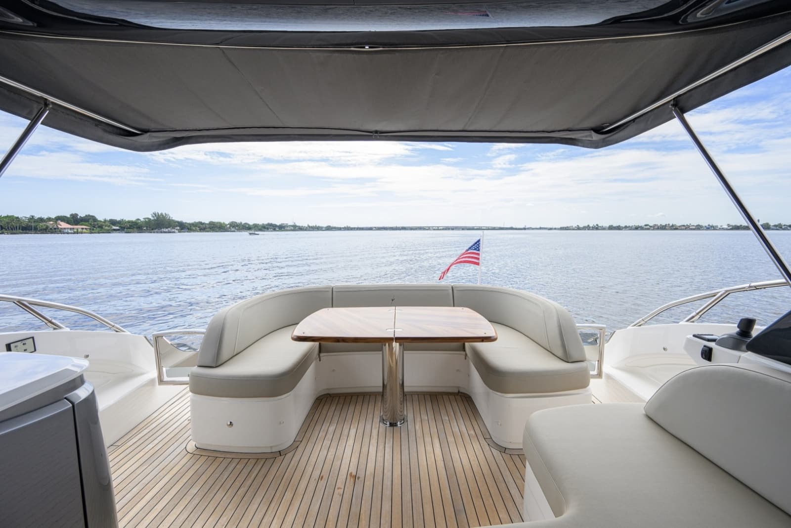 Princess 50 - Crown - Cockpit