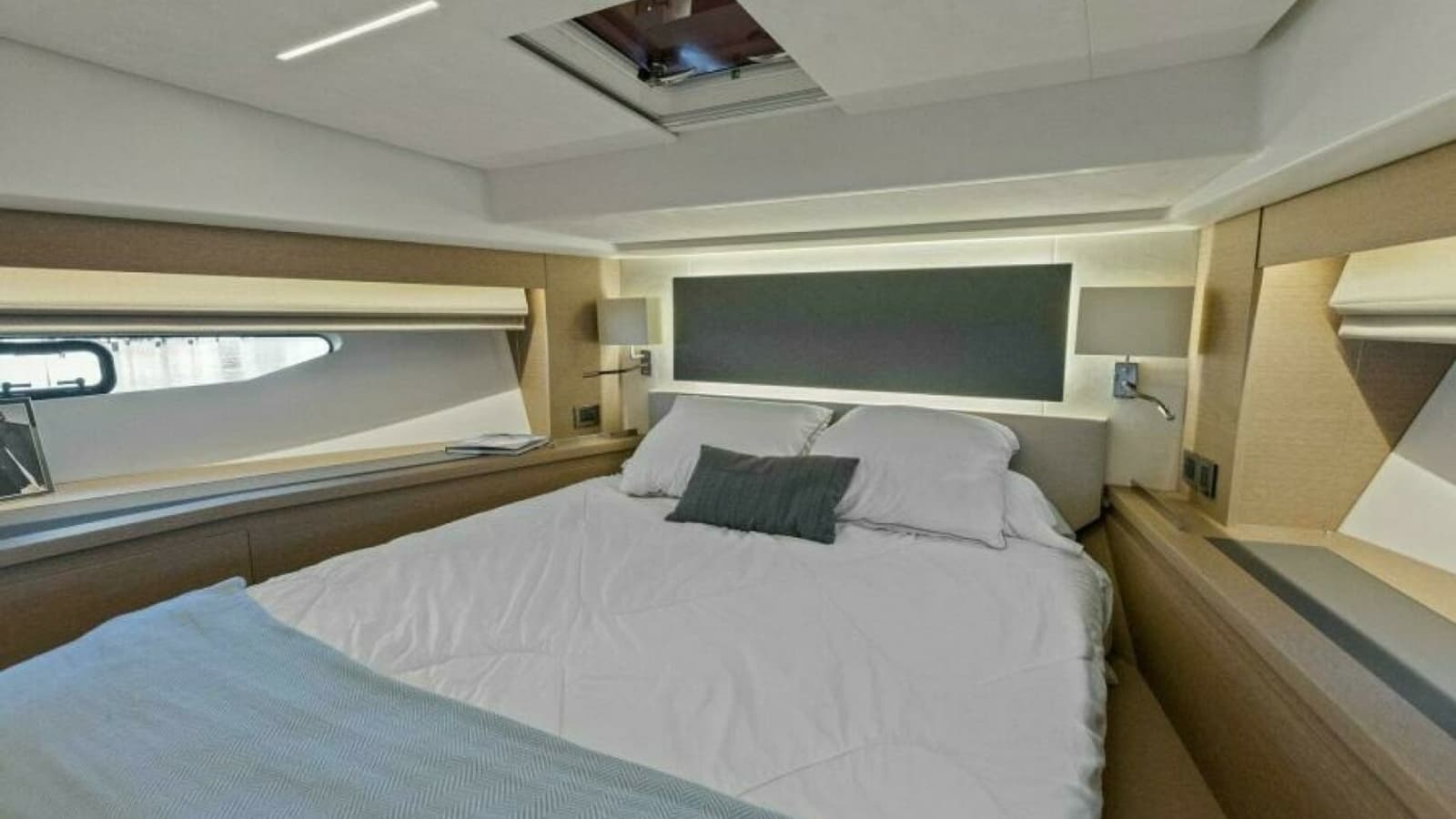 2022 59 Prestige Flybridge - How Sweet It Its - VIP Stateroom