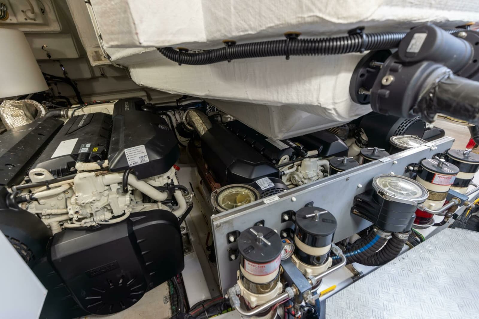 Azimut 60 - Azure - Engine Room