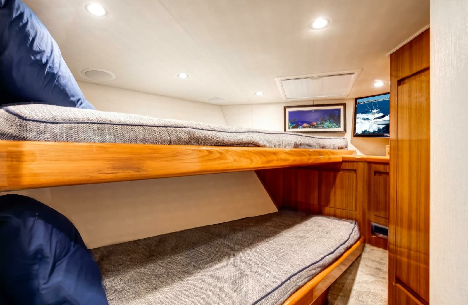 Viking 48 - Dorothy Marie - Stateroom
