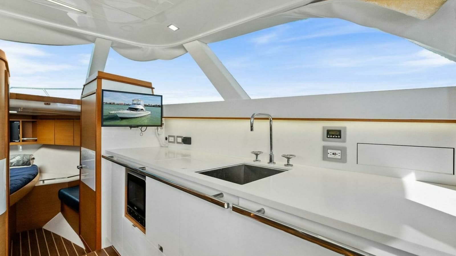 2017 Bertram 35 Flybridge