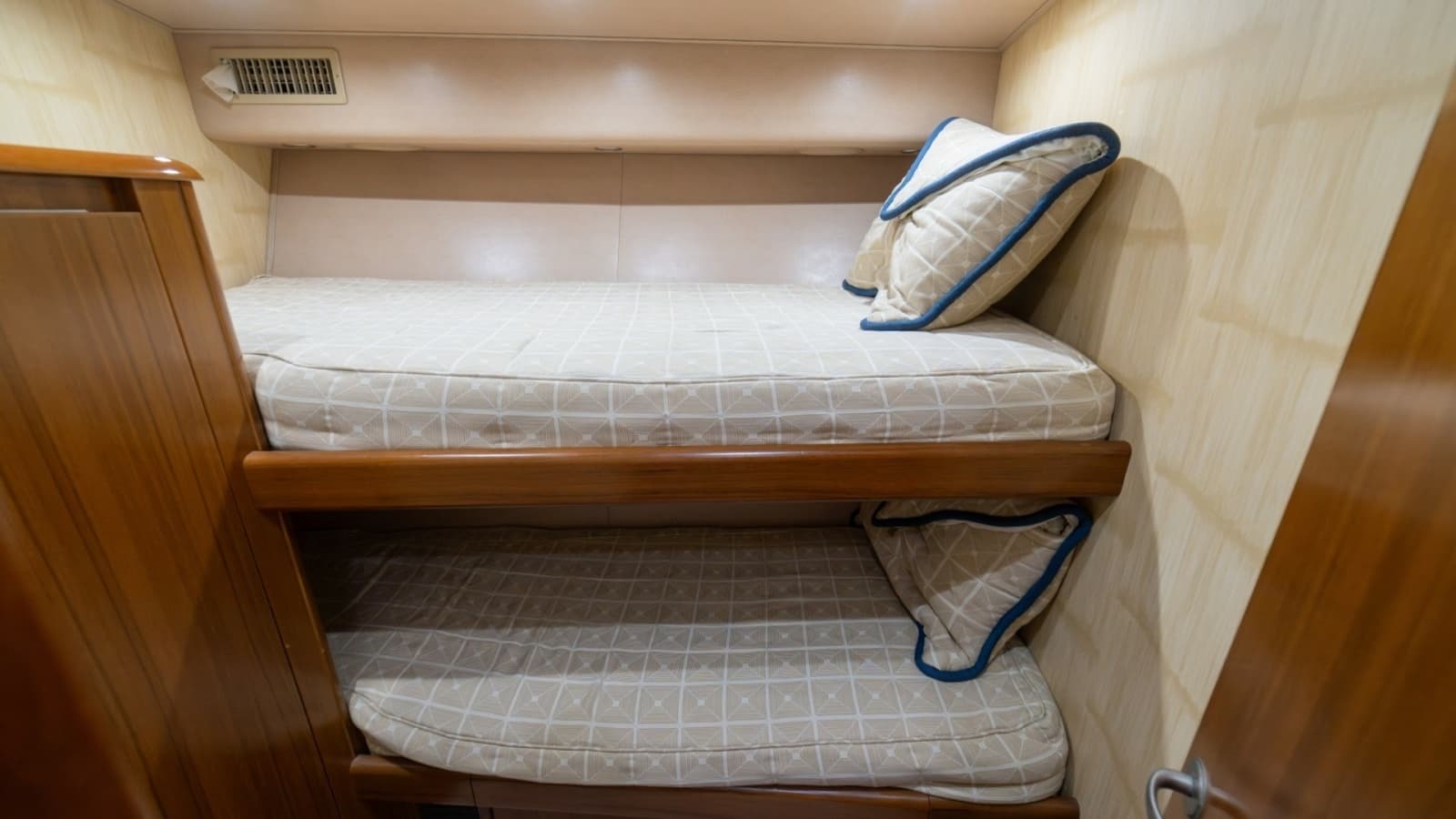 60 Viking Convertible 2012 "Contango"