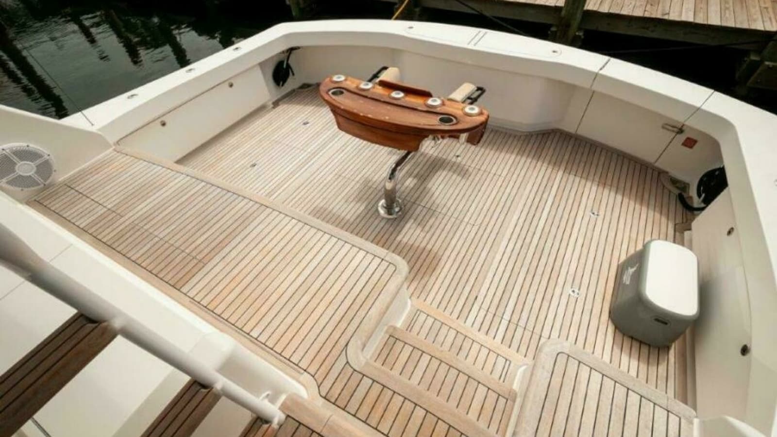 2012 76 Viking Sky Bridge Barefoot Drive Cockpit (1)