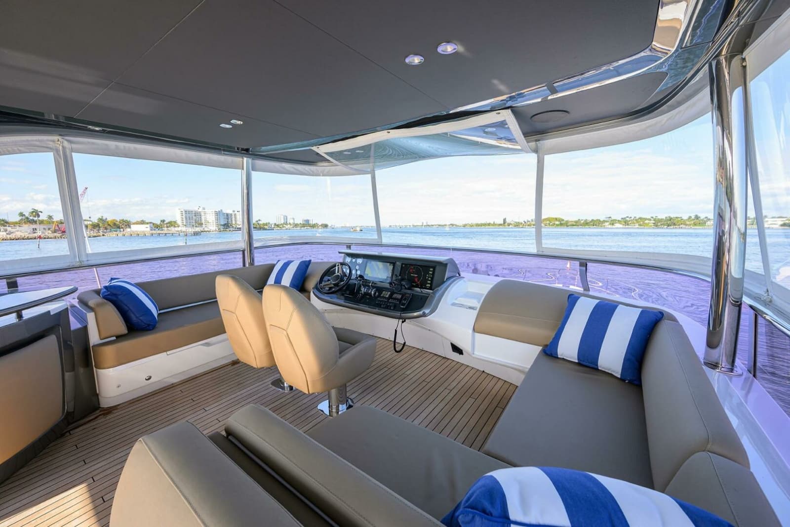 Princess Y78 - Janie II - Bridge Deck
