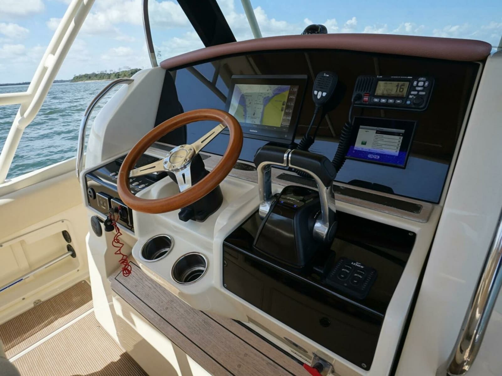 Chris-Craft 34- Catalina Grace- Helm