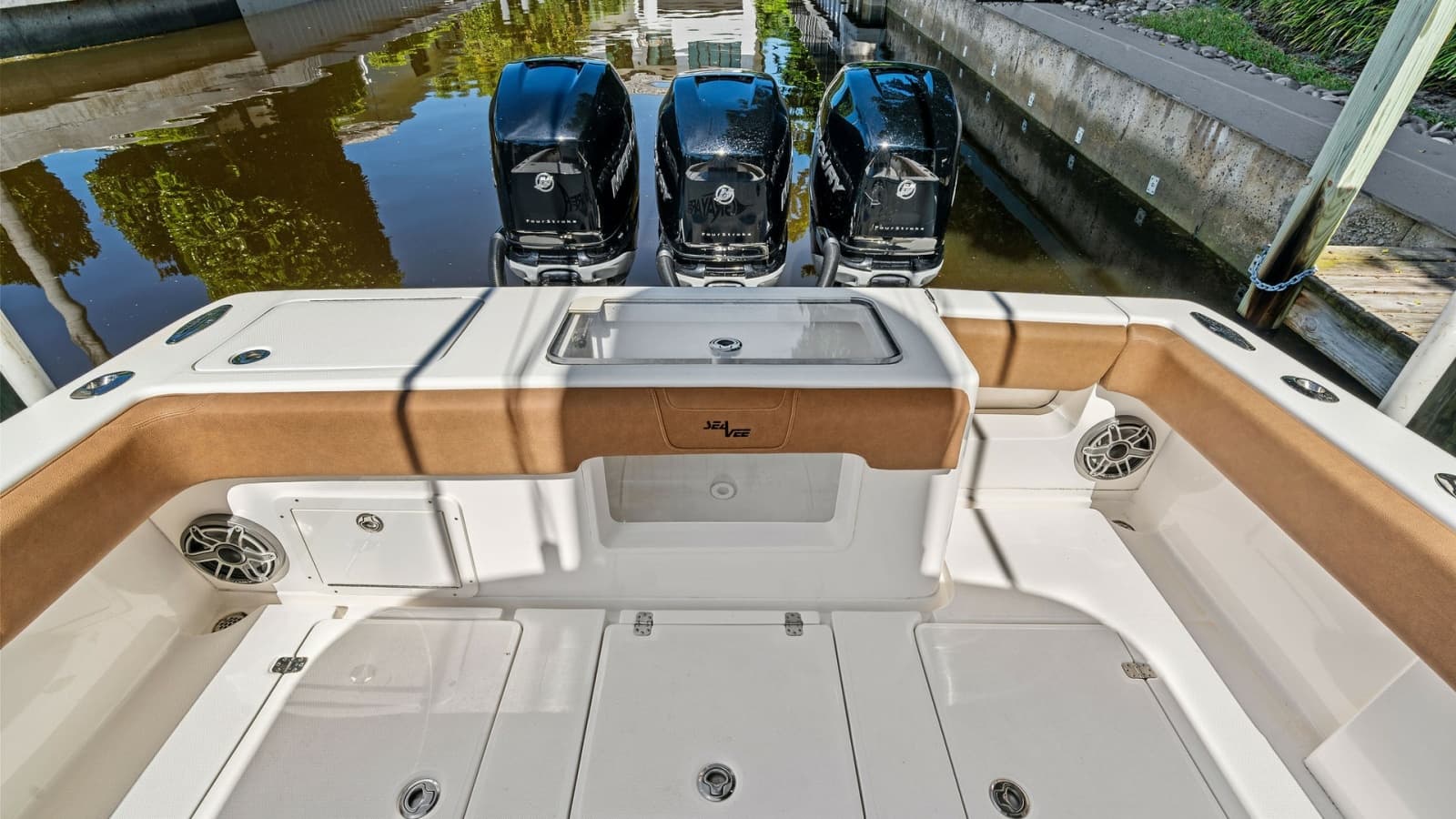 Aft Deck with Triple Outboards
